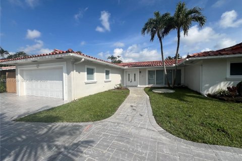 Casa en alquiler en Hollywood, Florida, 3 dormitorios, 187.48 m2 № 2074875 - foto 3