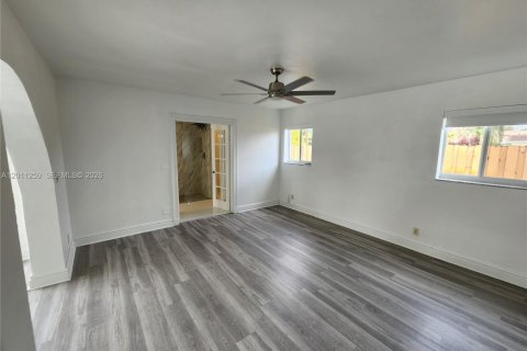 Casa en alquiler en Hollywood, Florida, 3 dormitorios, 187.48 m2 № 2074875 - foto 23