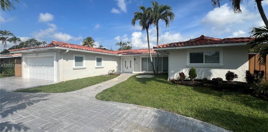 Casa en Hollywood, Florida 3 dormitorios, 187.48 m2 № 2074875