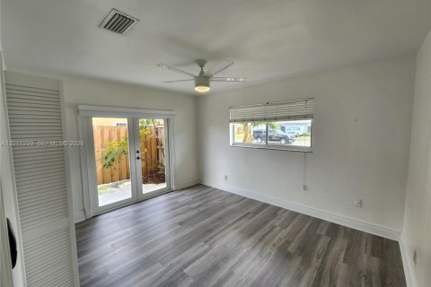 Casa en alquiler en Hollywood, Florida, 3 dormitorios, 187.48 m2 № 2074875 - foto 18
