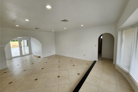 Casa en alquiler en Hollywood, Florida, 3 dormitorios, 187.48 m2 № 2074875 - foto 17
