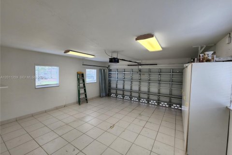 Casa en alquiler en Hollywood, Florida, 3 dormitorios, 187.48 m2 № 2074875 - foto 8