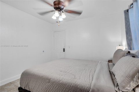 Villa ou maison à louer à Miami, Floride: 2 chambres, 278.99 m2 № 1921822 - photo 13