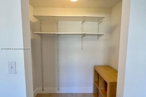 Condo in Aventura, Florida, 2 bedrooms № 1978597 - photo 14