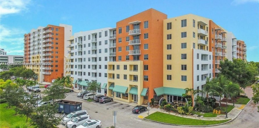 Condo in Aventura, Florida, 2 bedrooms № 1978597