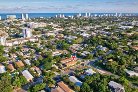 Propiedad comercial en alquiler en Pompano Beach, Florida, 2 dormitorios, 92.9 m2 № 1117781 - foto 1