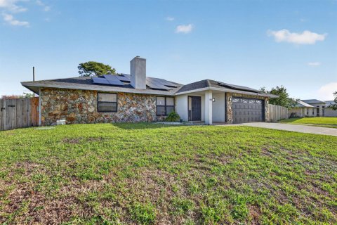 House in Port St. Lucie, Florida 3 bedrooms, 139.26 sq.m. № 2088431 - photo 3