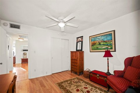 House in Dunedin, Florida 2 bedrooms, 88.26 sq.m. № 2208037 - photo 15