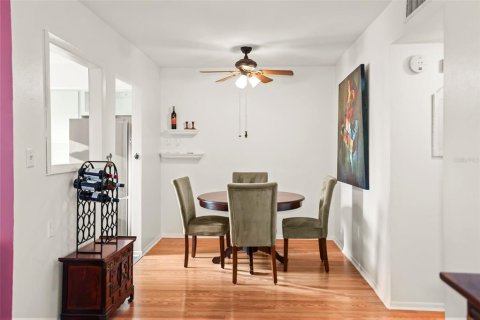 House in Dunedin, Florida 2 bedrooms, 88.26 sq.m. № 2208037 - photo 13