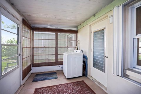 House in Dunedin, Florida 2 bedrooms, 88.26 sq.m. № 2208037 - photo 17