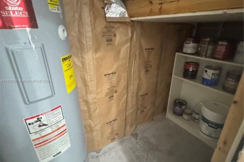 Villa ou maison à louer à Miami, Floride: 4 chambres, 286.14 m2 № 1955855 - photo 14