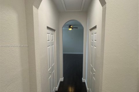 Villa ou maison à louer à Miami, Floride: 4 chambres, 286.14 m2 № 1955855 - photo 28