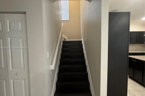 Villa ou maison à louer à Miami, Floride: 4 chambres, 286.14 m2 № 1955855 - photo 21