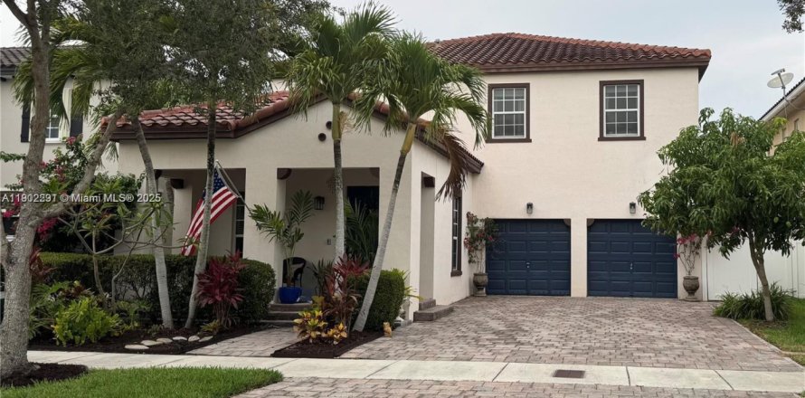 Villa ou maison à Miami, Floride 4 chambres, 286.14 m2 № 1955855