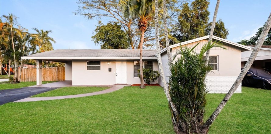 Дом в Маргит, Флорида 4 спальни, 136.19м2 № 2002126