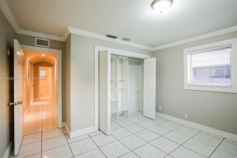 Снять в аренду виллу или дом в Маргит, Флорида 4 спальни, 136.19м2, № 2002126 - фото 16