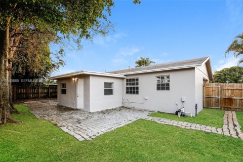 Снять в аренду виллу или дом в Маргит, Флорида 4 спальни, 136.19м2, № 2002126 - фото 18