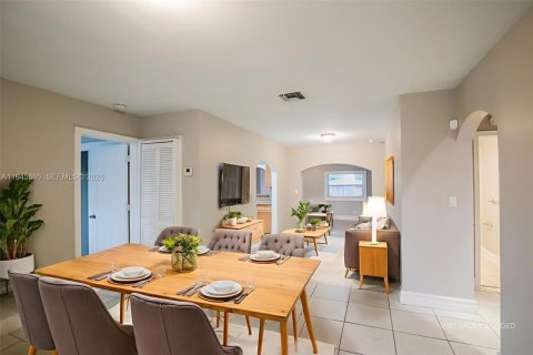 Снять в аренду виллу или дом в Маргит, Флорида 4 спальни, 136.19м2, № 2002126 - фото 5