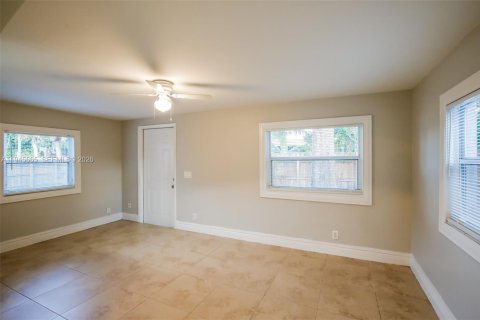 Снять в аренду виллу или дом в Маргит, Флорида 4 спальни, 136.19м2, № 2002126 - фото 8