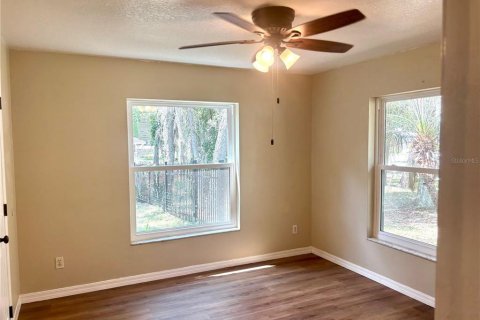 Villa ou maison à louer à Minneola, Floride: 3 chambres, 110.27 m2 № 2429498 - photo 10