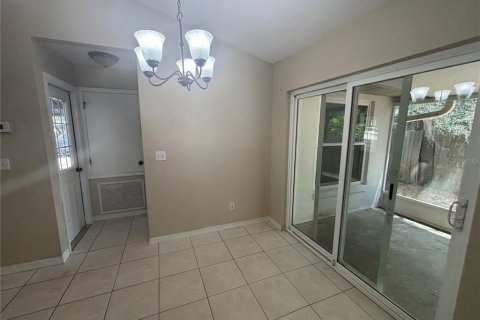Villa ou maison à louer à Minneola, Floride: 3 chambres, 110.27 m2 № 2429498 - photo 5