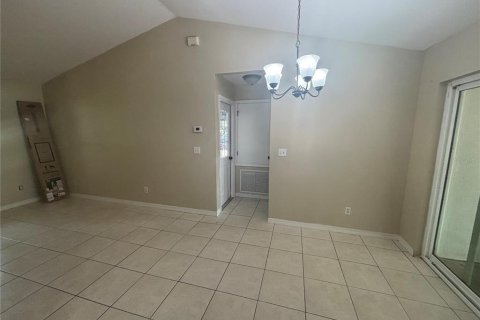 Villa ou maison à louer à Minneola, Floride: 3 chambres, 110.27 m2 № 2429498 - photo 4