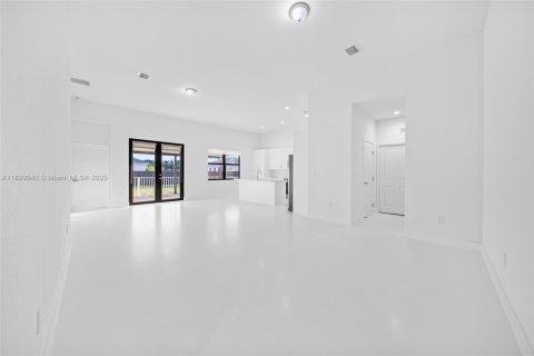 Casa en venta en Homestead, Florida, 4 dormitorios, 175.12 m2 № 2058798 - foto 9