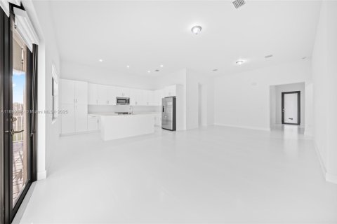 Casa en venta en Homestead, Florida, 4 dormitorios, 175.12 m2 № 2058798 - foto 11