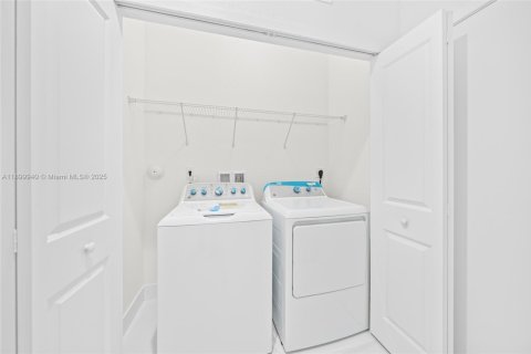 Casa en venta en Homestead, Florida, 4 dormitorios, 175.12 m2 № 2058798 - foto 30