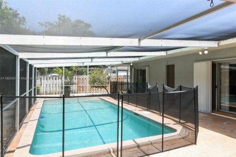 Casa en alquiler en Pompano Beach, Florida, 3 dormitorios, 135.17 m2 № 1891744 - foto 14