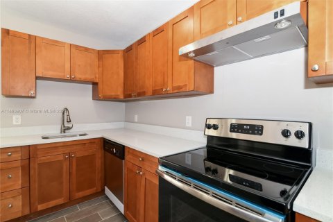 Casa en alquiler en Pompano Beach, Florida, 3 dormitorios, 135.17 m2 № 1891744 - foto 4