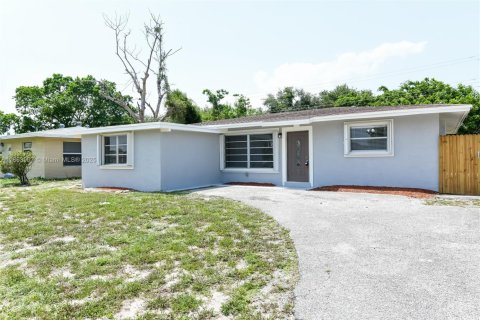 Casa en alquiler en Pompano Beach, Florida, 3 dormitorios, 135.17 m2 № 1891744 - foto 3