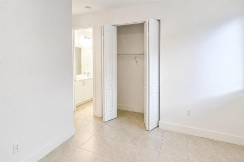 House in Ave Maria, Florida 3 bedrooms, 159.51 sq.m. № 2303598 - photo 12