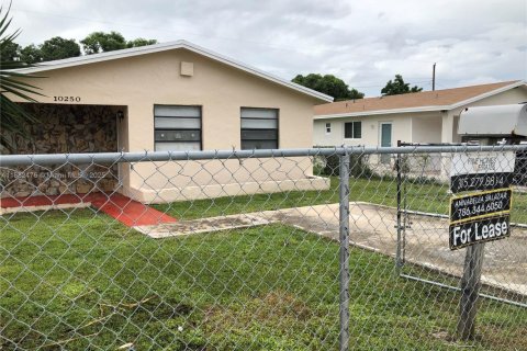 Villa ou maison à vendre à Miami, Floride: 3 chambres, 118.36 m2 № 1929509 - photo 23