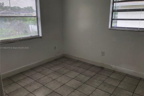 Villa ou maison à vendre à Miami, Floride: 3 chambres, 118.36 m2 № 1929509 - photo 18