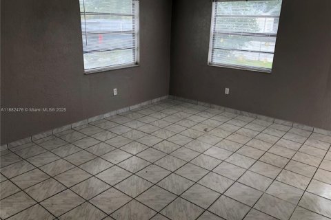 Villa ou maison à vendre à Miami, Floride: 3 chambres, 118.36 m2 № 1929509 - photo 30