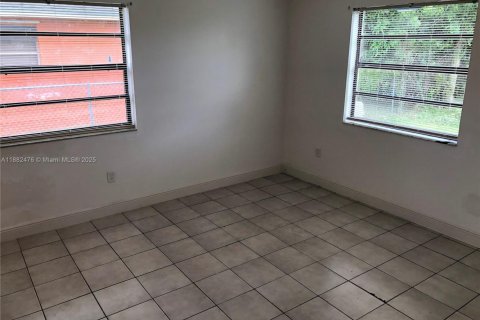 Villa ou maison à vendre à Miami, Floride: 3 chambres, 118.36 m2 № 1929509 - photo 14