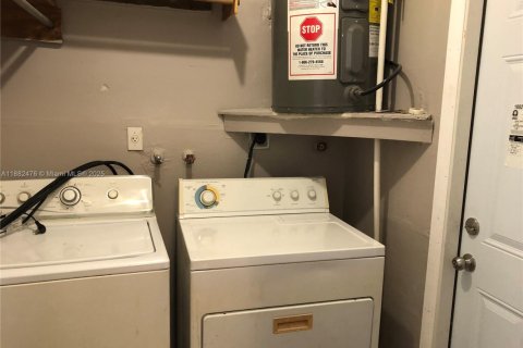 Villa ou maison à vendre à Miami, Floride: 3 chambres, 118.36 m2 № 1929509 - photo 19