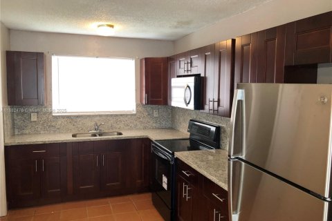 Villa ou maison à vendre à Miami, Floride: 3 chambres, 118.36 m2 № 1929509 - photo 29