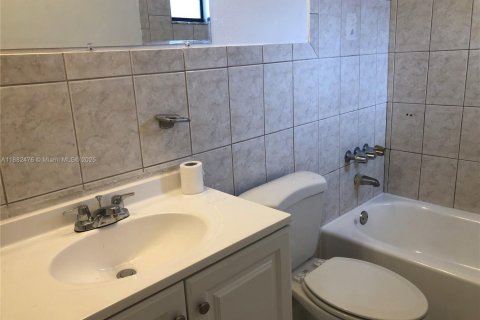 Villa ou maison à vendre à Miami, Floride: 3 chambres, 118.36 m2 № 1929509 - photo 11