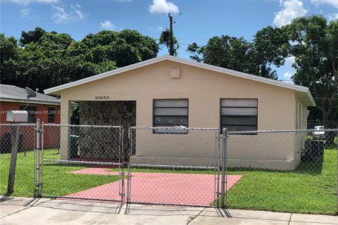 Villa ou maison à vendre à Miami, Floride: 3 chambres, 118.36 m2 № 1929509 - photo 12