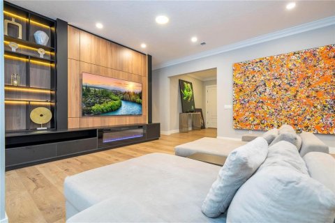 Casa en venta en Orlando, Florida, 4 dormitorios, 396.23 m2 № 2167107 - foto 18