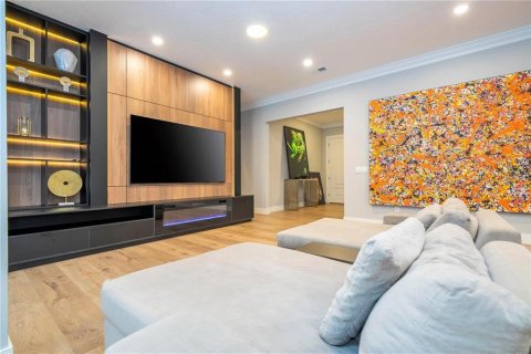 Casa en venta en Orlando, Florida, 4 dormitorios, 396.23 m2 № 2167107 - foto 16