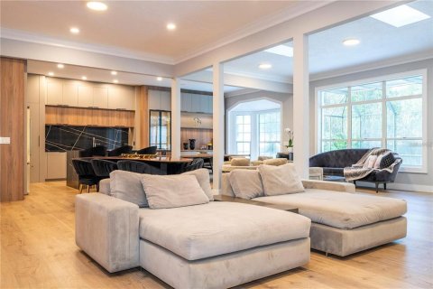 Casa en venta en Orlando, Florida, 4 dormitorios, 396.23 m2 № 2167107 - foto 13