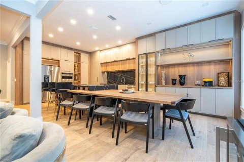 Casa en venta en Orlando, Florida, 4 dormitorios, 396.23 m2 № 2167107 - foto 20