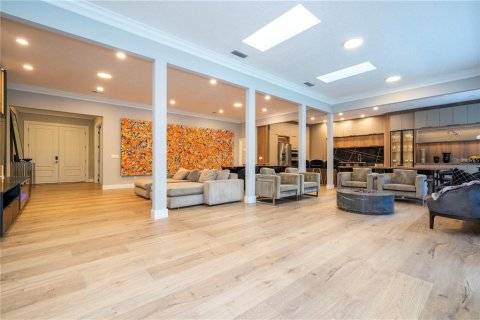 Casa en venta en Orlando, Florida, 4 dormitorios, 396.23 m2 № 2167107 - foto 17