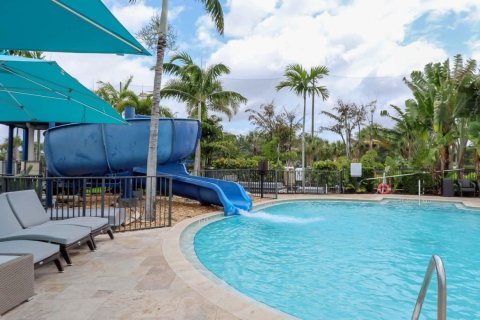 House in Boca Raton, Florida 4 bedrooms, 418.34 sq.m. № 1154405 - photo 1