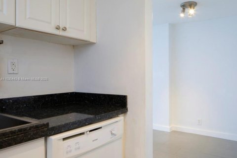Copropriété à louer à Miami Beach, Floride: 1 chambre, 77.76 m2 № 1862634 - photo 12