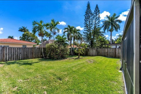 House in Hollywood, Florida 3 bedrooms, 152.17 sq.m. № 2392653 - photo 2