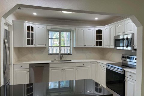 House in Hollywood, Florida 3 bedrooms, 152.17 sq.m. № 2392653 - photo 7